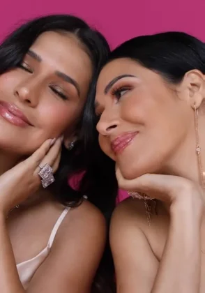 &ldquo;Feliz anivers&aacute;rio minha irm&atilde; amada!&rdquo;, escreveu Simaria, emocionada ao lembrar do passado. (Foto: Instagram)