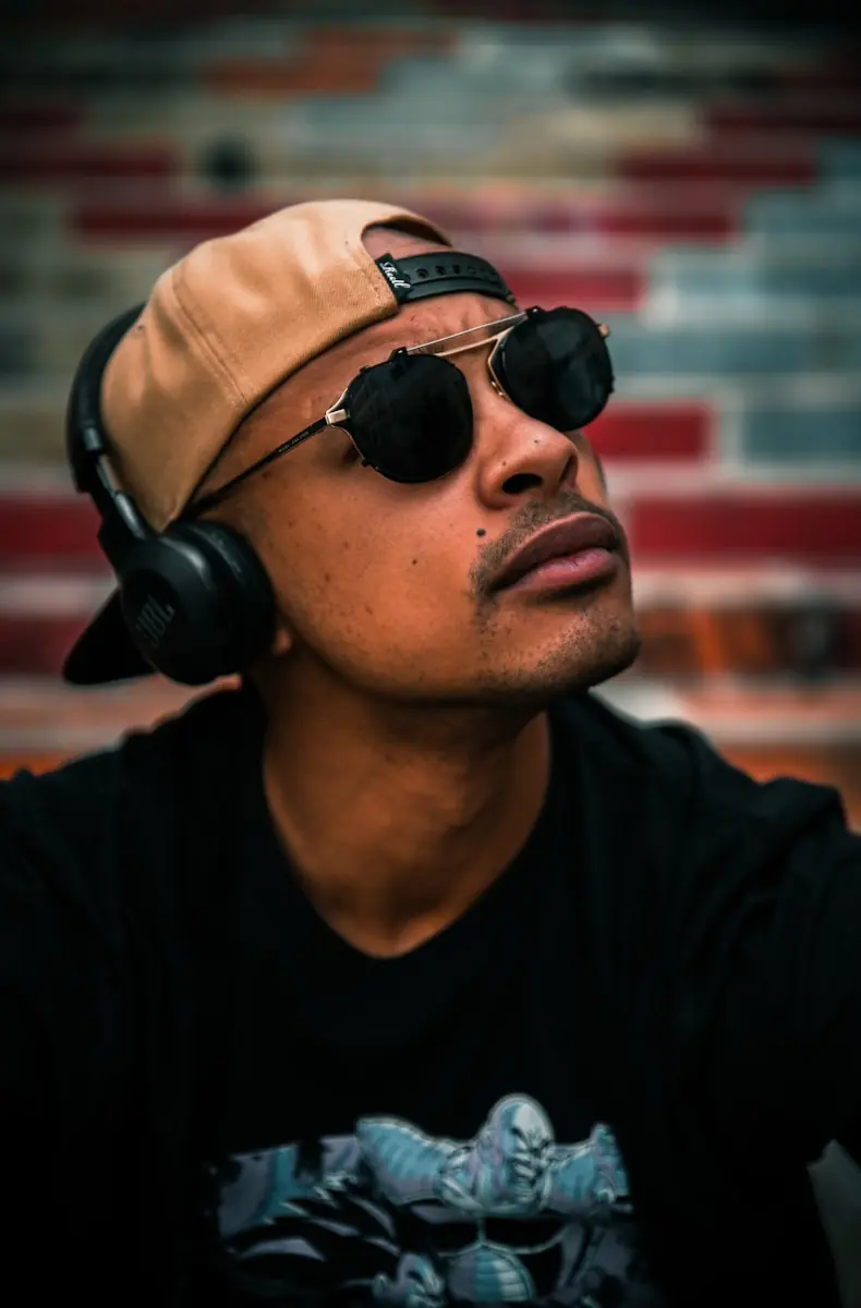 Pessoas que sentem arrepios musicais têm rotas neurais mais densas. (Créditos: Unsplash / Jusdevoyage)