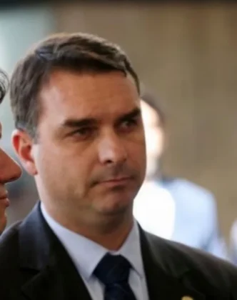 Fl&aacute;vio Bolsonaro elogia depoimento do pai. (Foto: Reprodu&ccedil;&atilde;o)