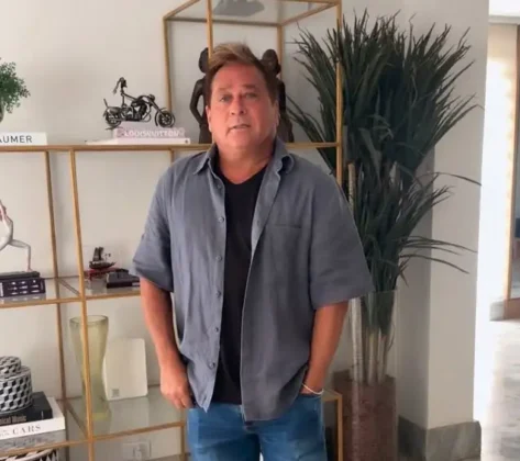 Leonardo tranquiliza f&atilde;s ap&oacute;s ser internado &agrave;s pressas: "N&atilde;o foi dessa vez" (Foto: Instagram)