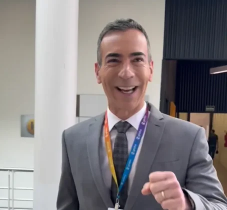 C&eacute;sar Tralli confessa que possui h&aacute;bito curioso dentro de casa: "Gosto" (Foto: Instagram)