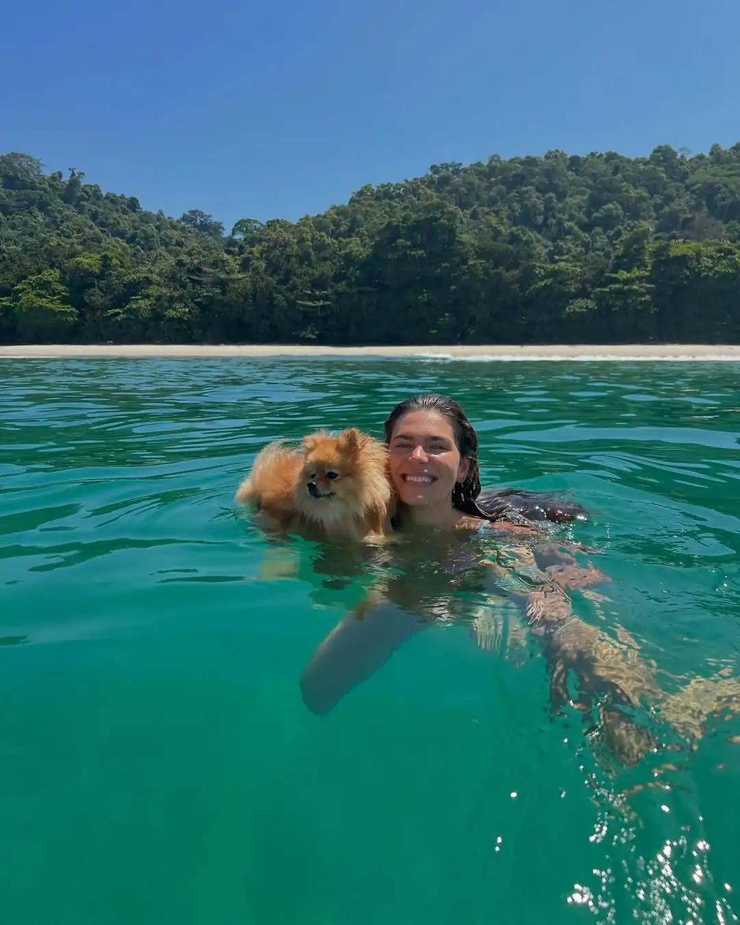 Através do Instagram, a modelo listou atitudes que associa a relações marcadas por abuso psicológico, que, para ela, estão a sensação constante de “pisar em ovos”, como se estivesse em um “campo minado”, o hábito do parceiro de estragar datas comemorativas e desvalorização de conquistas pessoais. (Foto: Instagram)